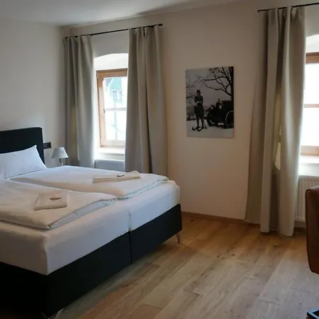 Hotelgasthof Kirchenwirt ホテル *