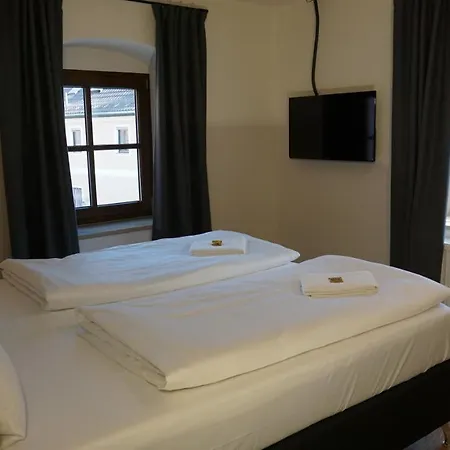 ホテル Hotelgasthof Kirchenwirt Schierling